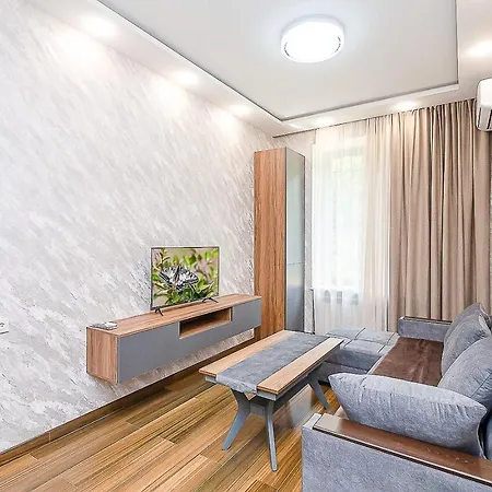 15Newly Renovated, Real Photos, Excellent Apartment In The Center Of The Capital Yerevan Exterior photo