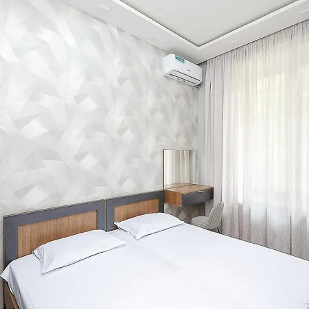 15Newly Renovated, Real Photos, Excellent Apartment In The Center Of The Capital Yerevan Exterior photo