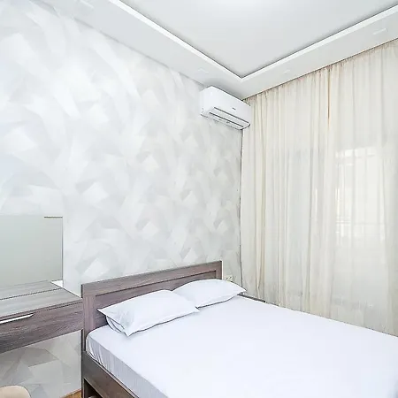 15Newly Renovated, Real Photos, Excellent Apartment In The Center Of The Capital Yerevan Exterior photo