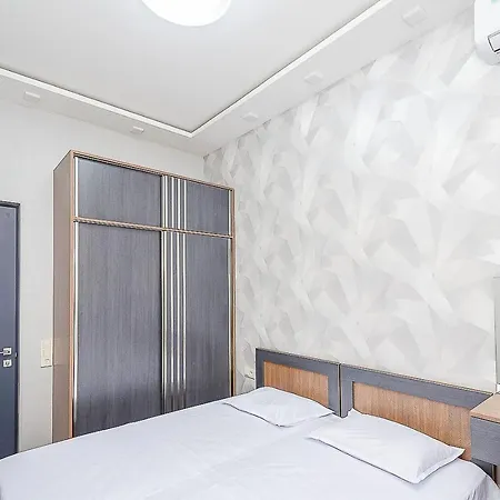 15Newly Renovated, Real Photos, Excellent Apartment In The Center Of The Capital Yerevan Exterior photo